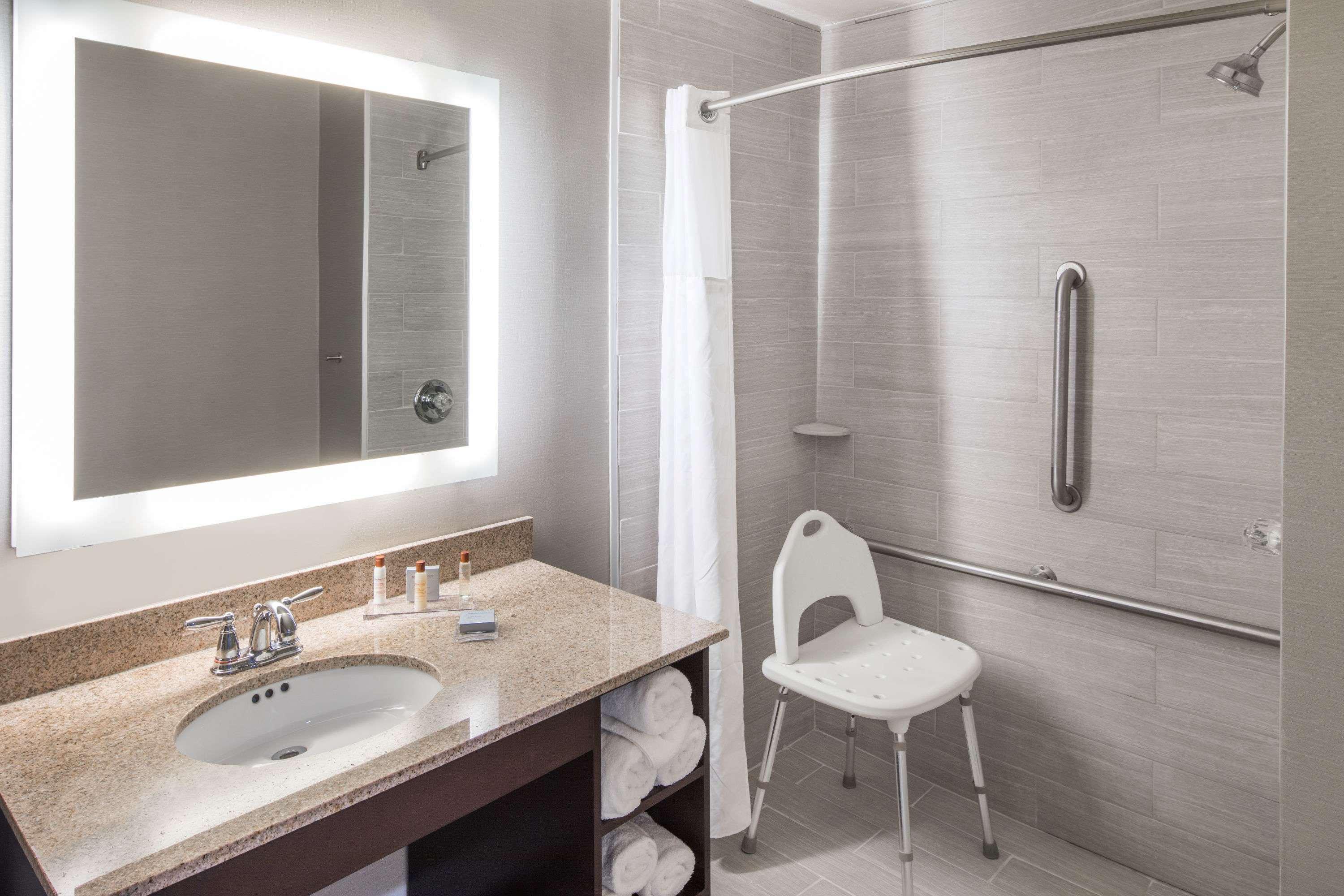 Comfort Inn & Suites Columbus North Esterno foto
