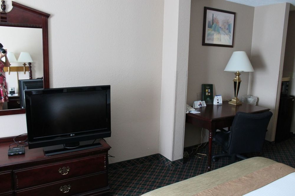 Comfort Inn & Suites Columbus North Esterno foto