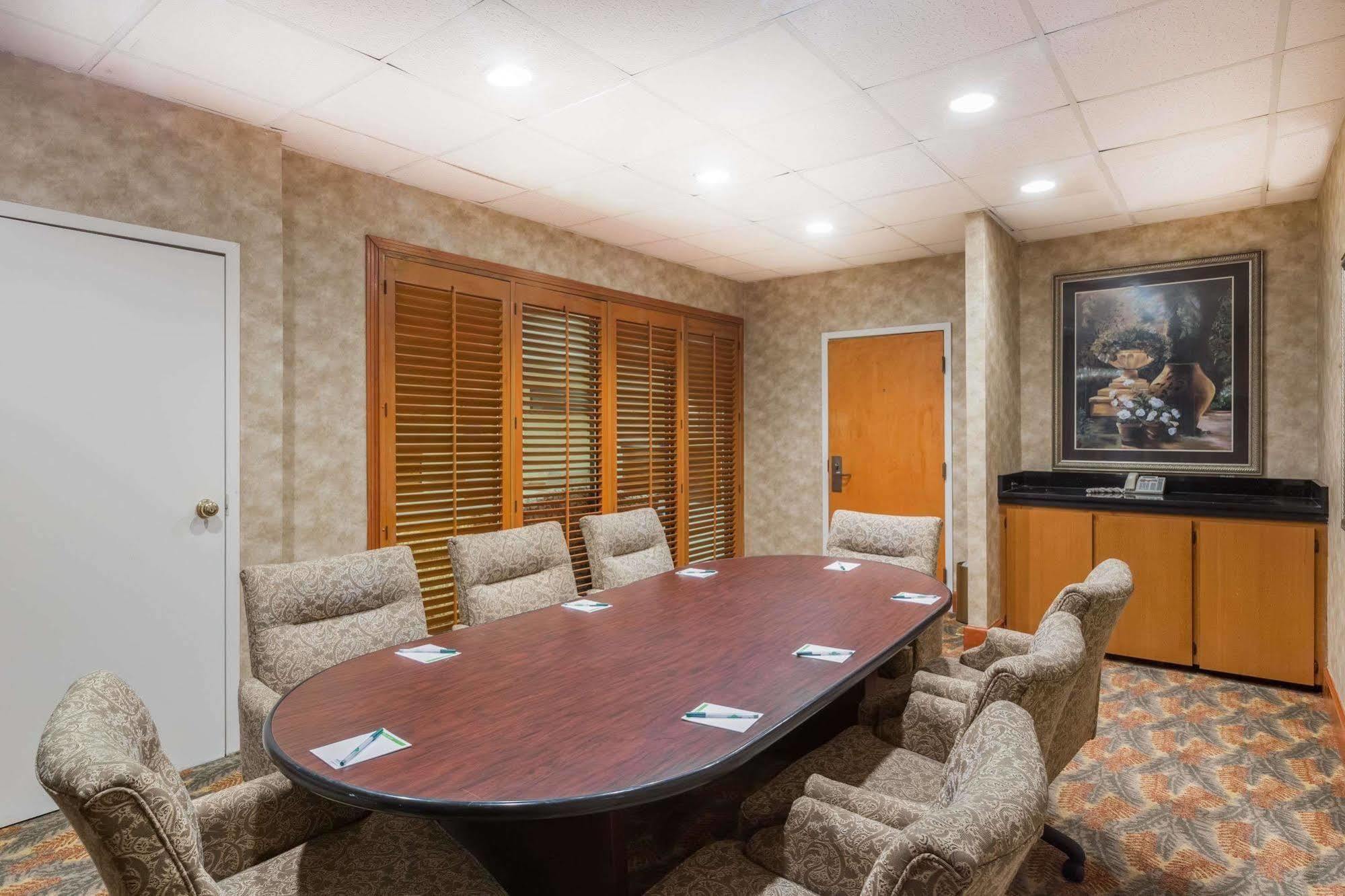 Comfort Inn & Suites Columbus North Esterno foto
