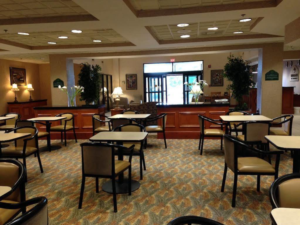 Comfort Inn & Suites Columbus North Esterno foto